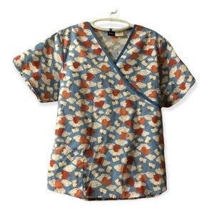 Basic Editions Scrubs Top Size‎ L Women’s V Neck Pull Over Blue With Red Hearts